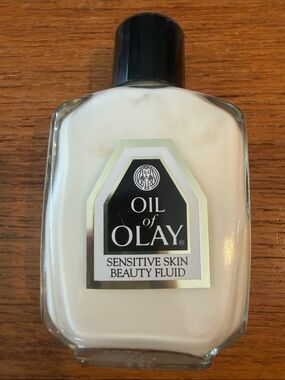 OLAY Oil of Olay Sensitive Skin Beauty Fluid - White & Black 4oz